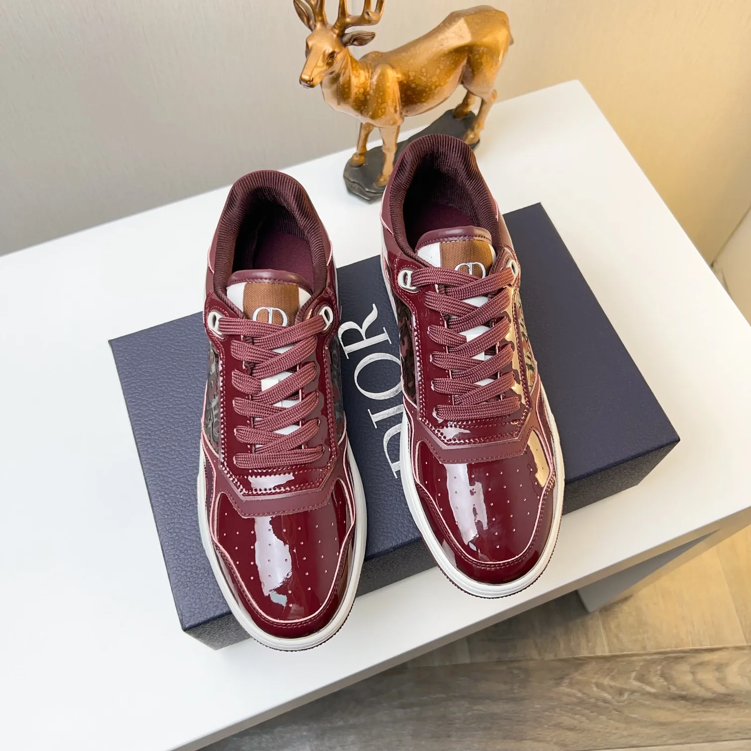 Men's Men's Shoes 💰400 [New] 🦩🦩Dior - Low-top sneakers 2025 spring men's collection new arrivals [Celebrate][Celebrate][Celebrate], reinterpret the basketball shoe design and become a classic Dior item [Strong][Strong][Strong], crafted in black and cream white smooth cowhide with beige suede, leather display on the side The CD logo, tongue, sole and back side are decorated with various distinctive details to enhance the style[666][666], while eyelet details, topstitching and rubber panels highlight the dynamic charm of its athletic style[strong][strong][strong]. It has a two-color rubber sole, which can be matched with various clothing to create a refined look. Size: 38 to 44 (45 can be customized
